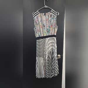 BGBCMaxazria Striped and Floral Sleeveless Dress